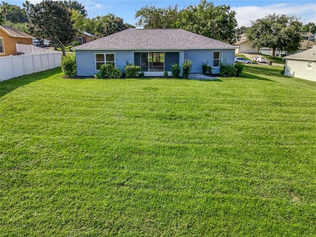 Building Photo - 1364 Hillview Dr