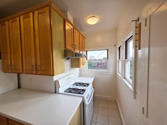 Foto del edificio - 1621 E 38th St