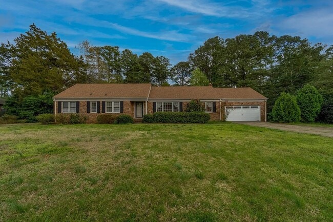 Building Photo - 4376 Lynnville Crescent