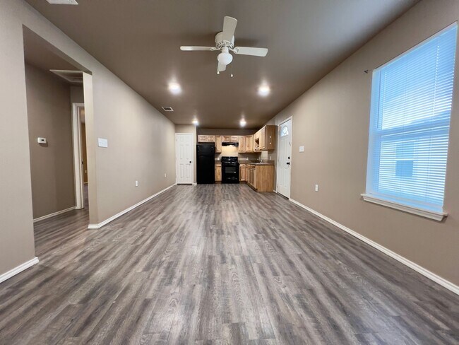 Foto del edificio - Cozy Three Bedroom Duplex