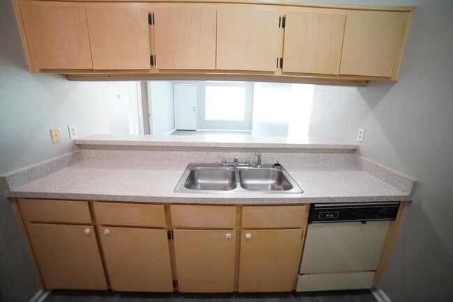 Building Photo - 6311 S Placid Pl