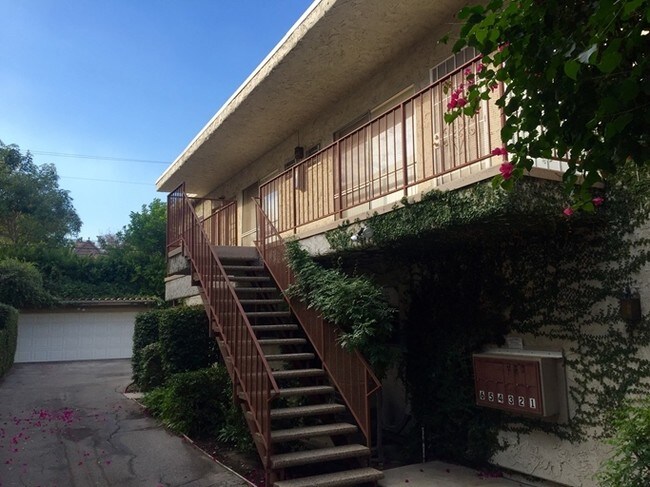 Building Photo - Villa Kester Apartments