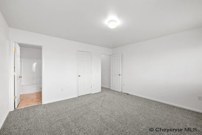 Building Photo - 523 W 3rd St