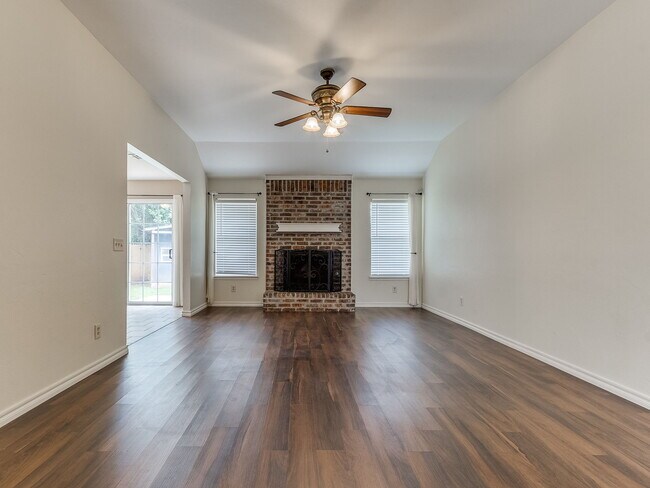 Building Photo - 17320 Sun River Ct