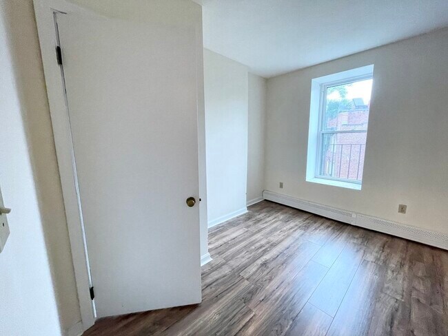 Foto del edificio - 82 Hammond St