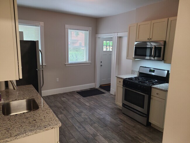 Building Photo - 26 Bentley St