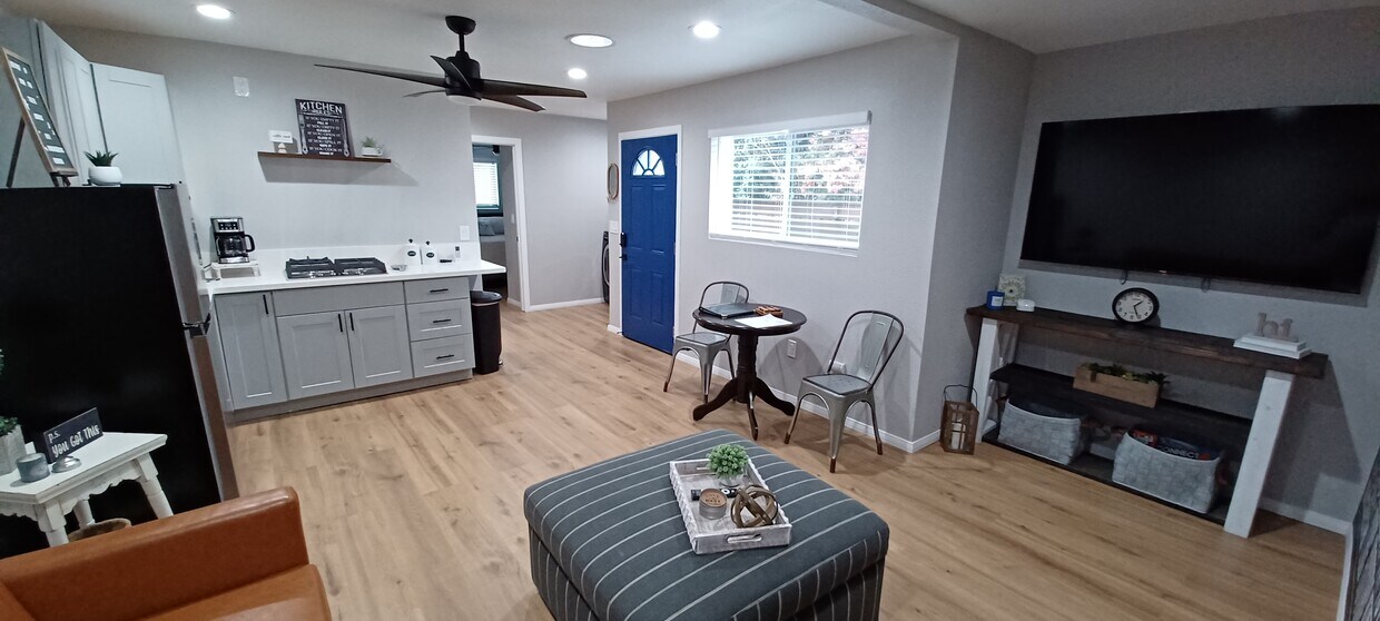Foto principal - 47 Sandalwood Dr