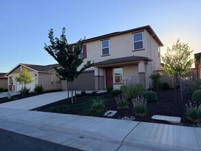 Building Photo - 4454 Greenshank Wy
