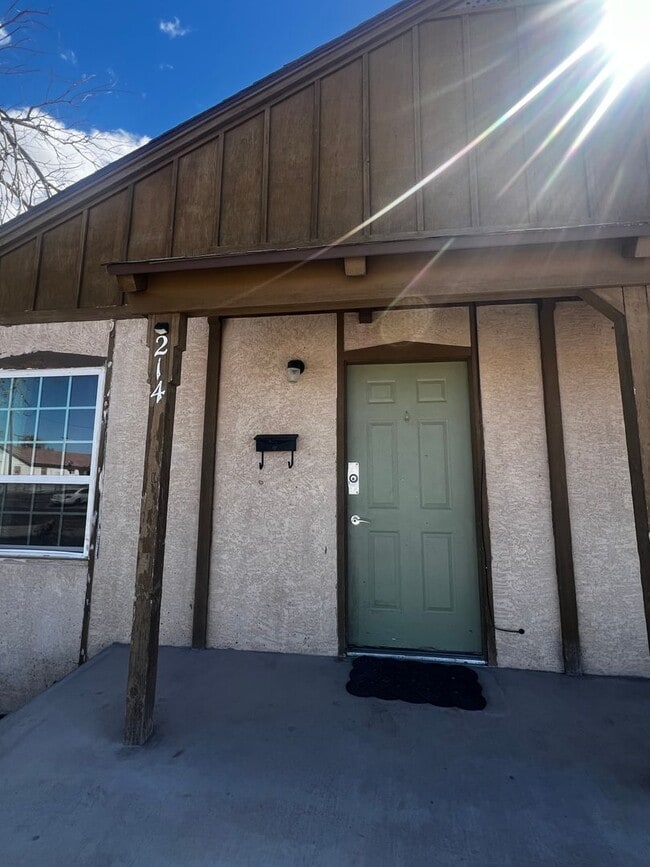 Building Photo - 214 W Mathews St