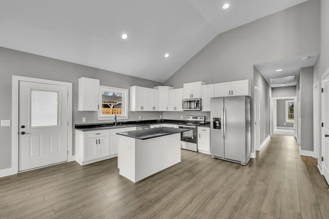 Building Photo - 398 Colgate Ave