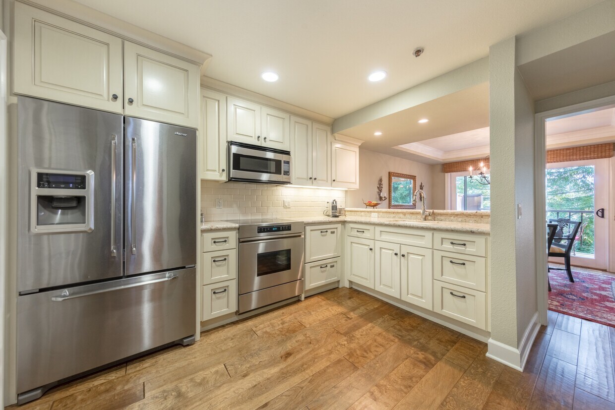 95 Church St Unit 2304, Los Gatos, CA 95030 Condo for Rent in Los