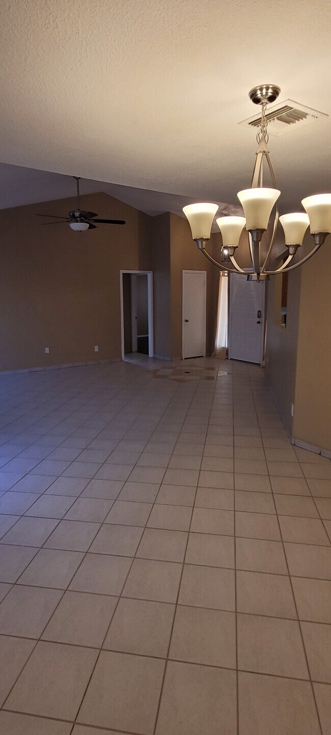 Foto del edificio - 6726 W Brown St