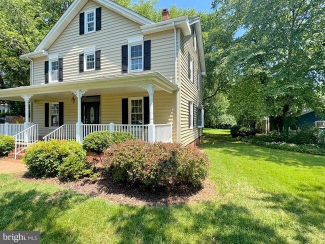 Foto del edificio - 28250 Old Village Rd