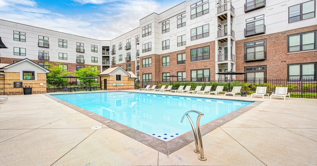 Building Photo - Continuum