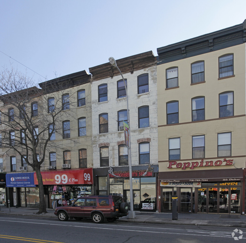 Primary Photo - 467 5th Ave
