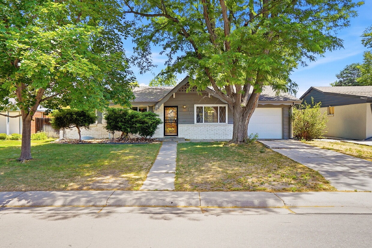 $2,740.95, 4 Beds - 1 Bath, Single Family Home in Denver with Washer and Dryer! - $2,940.95, 4 Beds - 1 Bath, Single Family Home in Denver with Washer and Dryer!