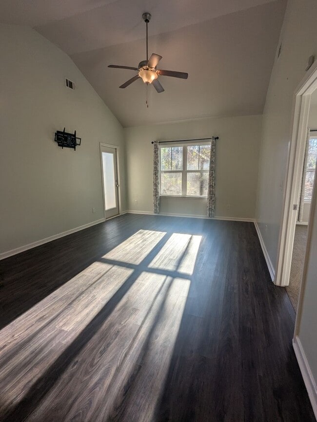 Building Photo - 385 Orchard Ln