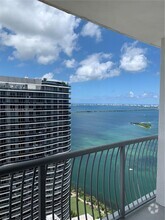 Building Photo - 1750 N Bayshore Dr