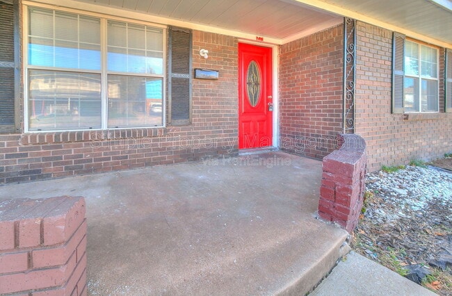 Photo - 820 NE 81st St House