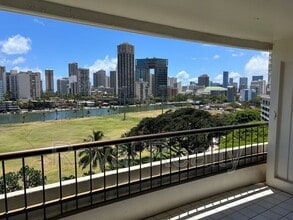 Building Photo - 2333 Kapiolani Blvd