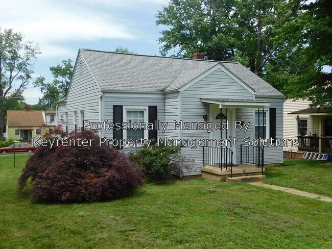 Building Photo - 325 James Ave