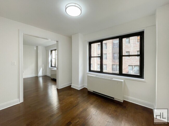 Building Photo - EAST 56 STREET