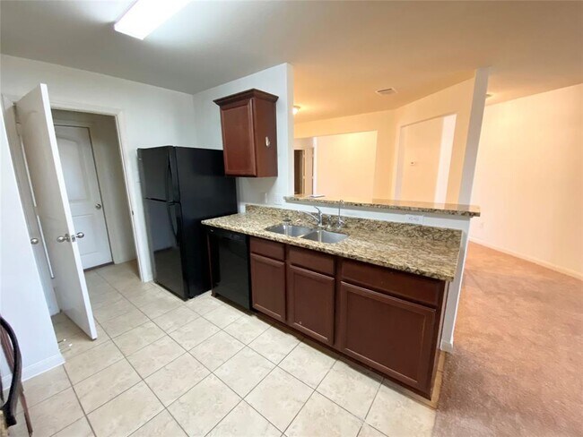 Building Photo - 201 Sapphire Ln
