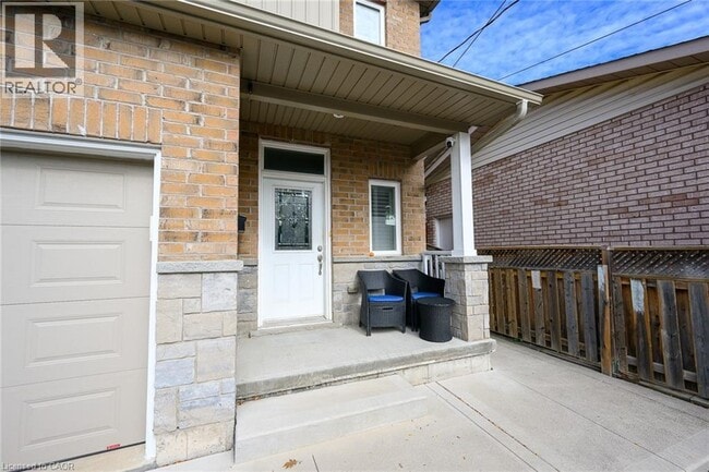Building Photo - 265 Cedardale Ave