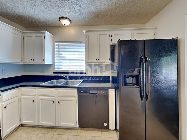 Building Photo - 3275 Guernsey Ct