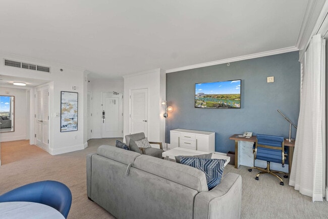 Building Photo - 4441 Collins Ave