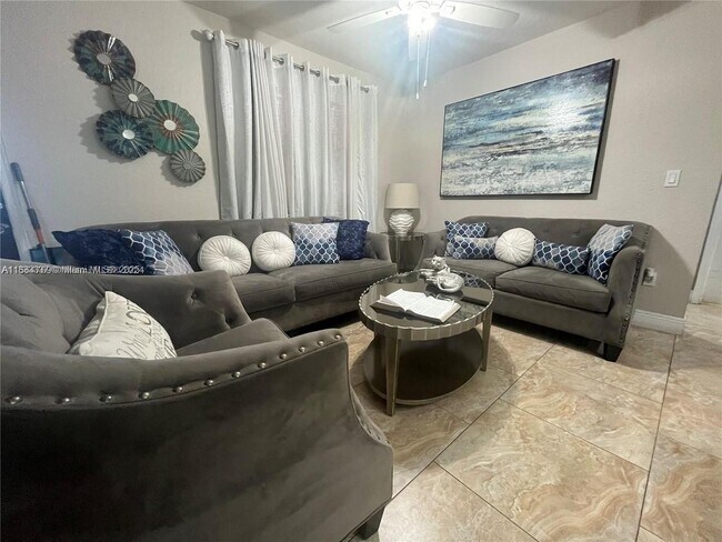 Foto del edificio - 3421 SW 12th Ct