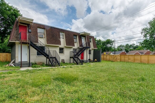 Building Photo - 1733 17th Ave N