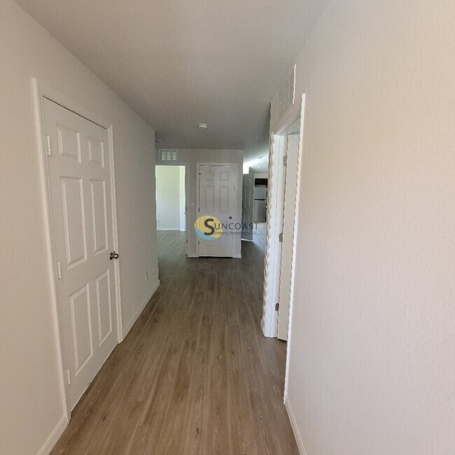 Foto del edificio - Spacious, Sunfilled 2BD/2BA Home In Cape C...