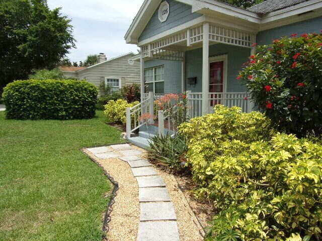 Foto del edificio - Walk to Lake Hollingsworth...Available Now