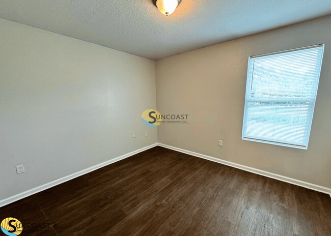 Foto del edificio - 8771 Kaye Ln