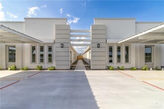 Building Photo - 3056 Stark Rd