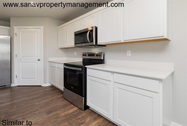 Building Photo - Smart-Tech Modern Home with Open Layout — Price Drop! Now Only $1895/Month