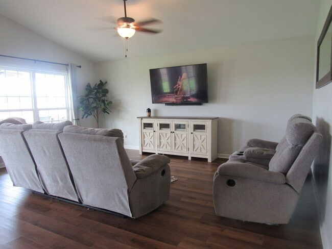 Building Photo - Heritage Place Subdivision!