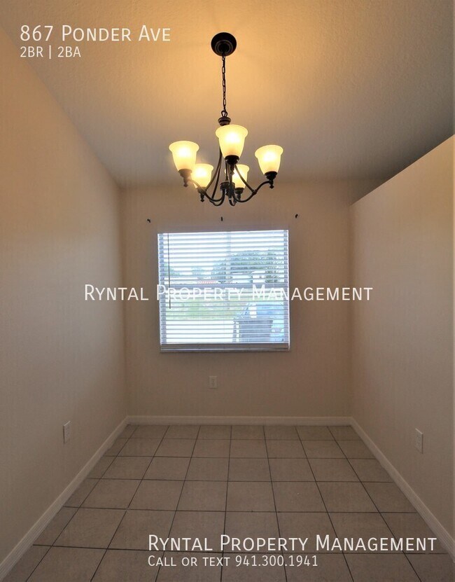 Foto del edificio - 867 Ponder Ave