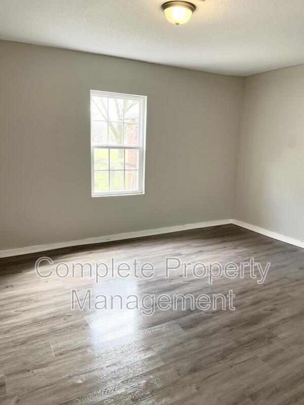 Building Photo - 725 Avenue G