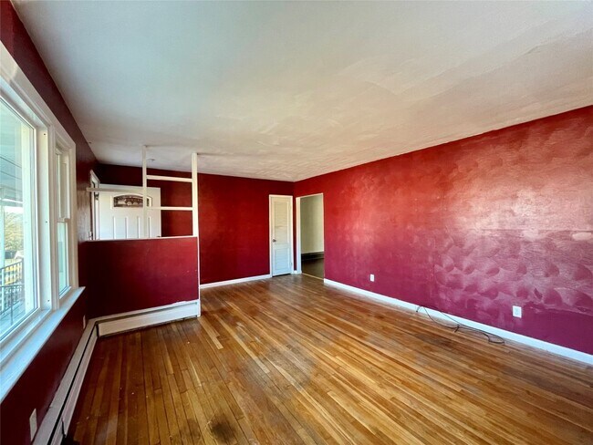 Foto del edificio - 705 N McKinley Ave