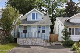 Building Photo - 811 Shore Concourse