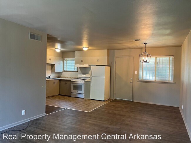 Building Photo - 3 br, 1 bath House - 5101 N Woodland