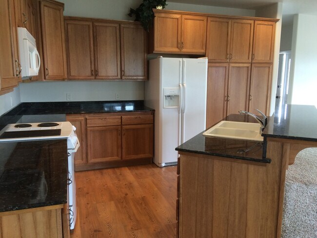 Foto del edificio - 6367 Murray Way NE