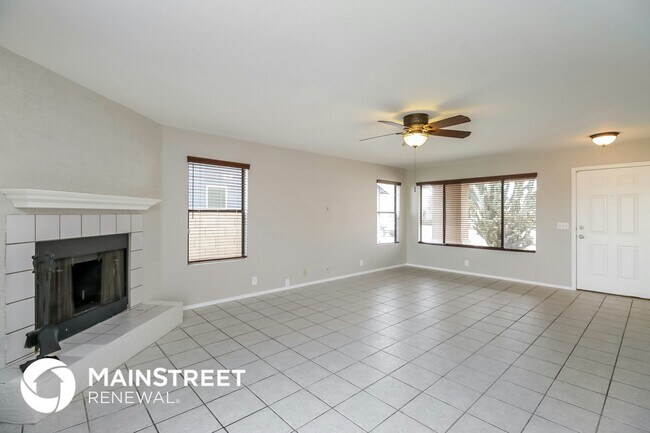 Foto del edificio - 4651 N 99th Dr