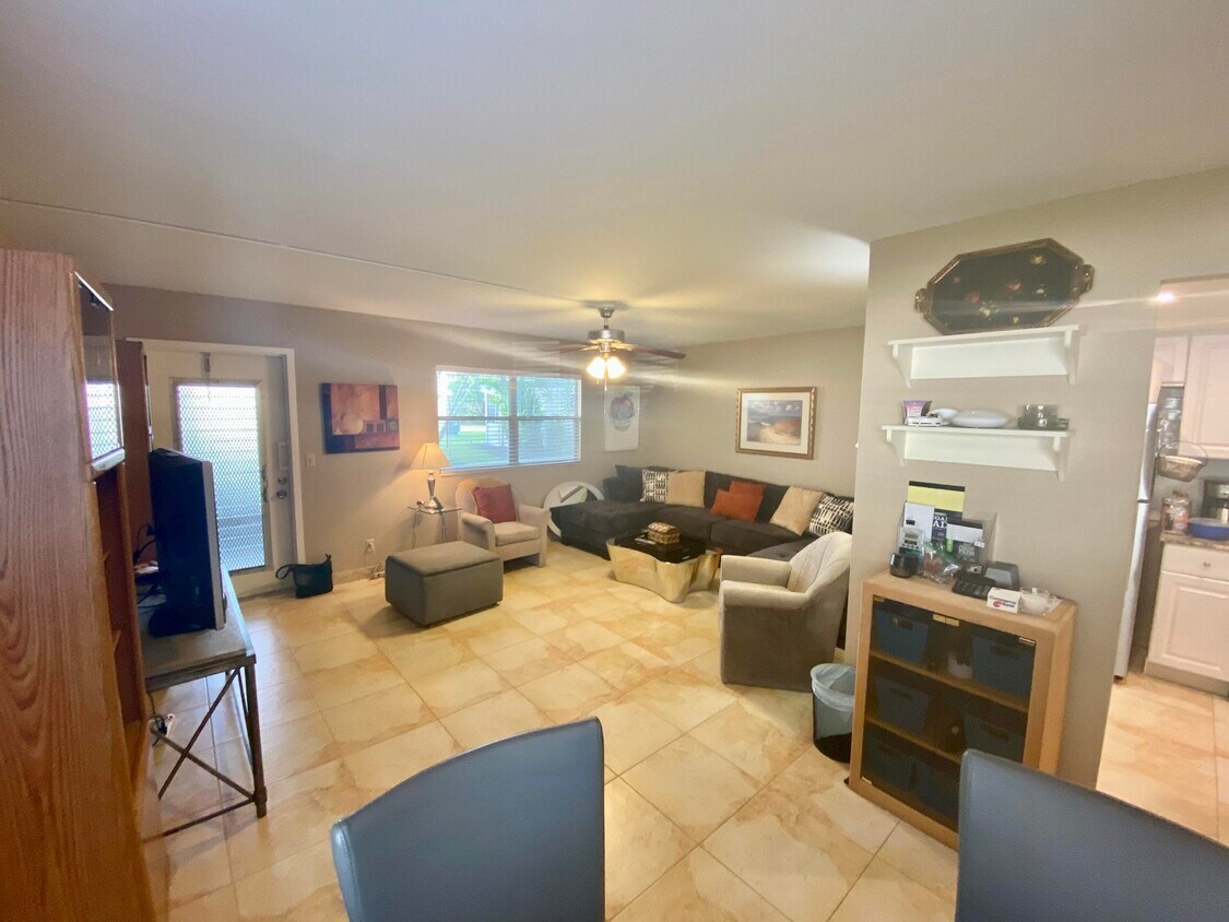 246 Monaco Way, Delray Beach, FL 33446 Condo for Rent in Delray Beach