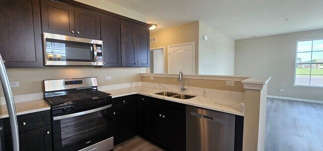 Foto del edificio - Douglas Fir-2Br/2Ba Rental Home-First Floor