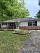 Building Photo - 1425 SW Afton St