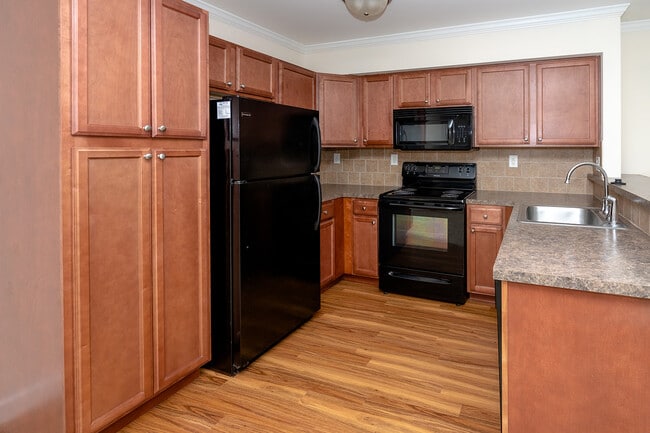 1 Bedroom (R) - kitchen - Tarleton Square