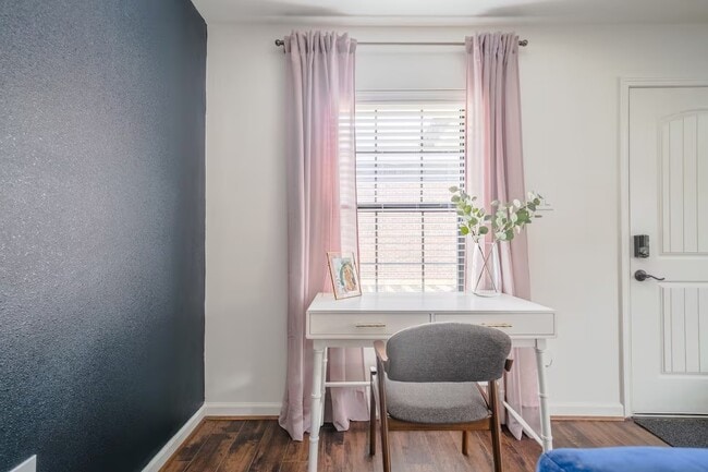 Building Photo - 1912 Arbor St